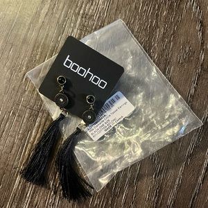 Must bundle. Boohoo tassle earrings